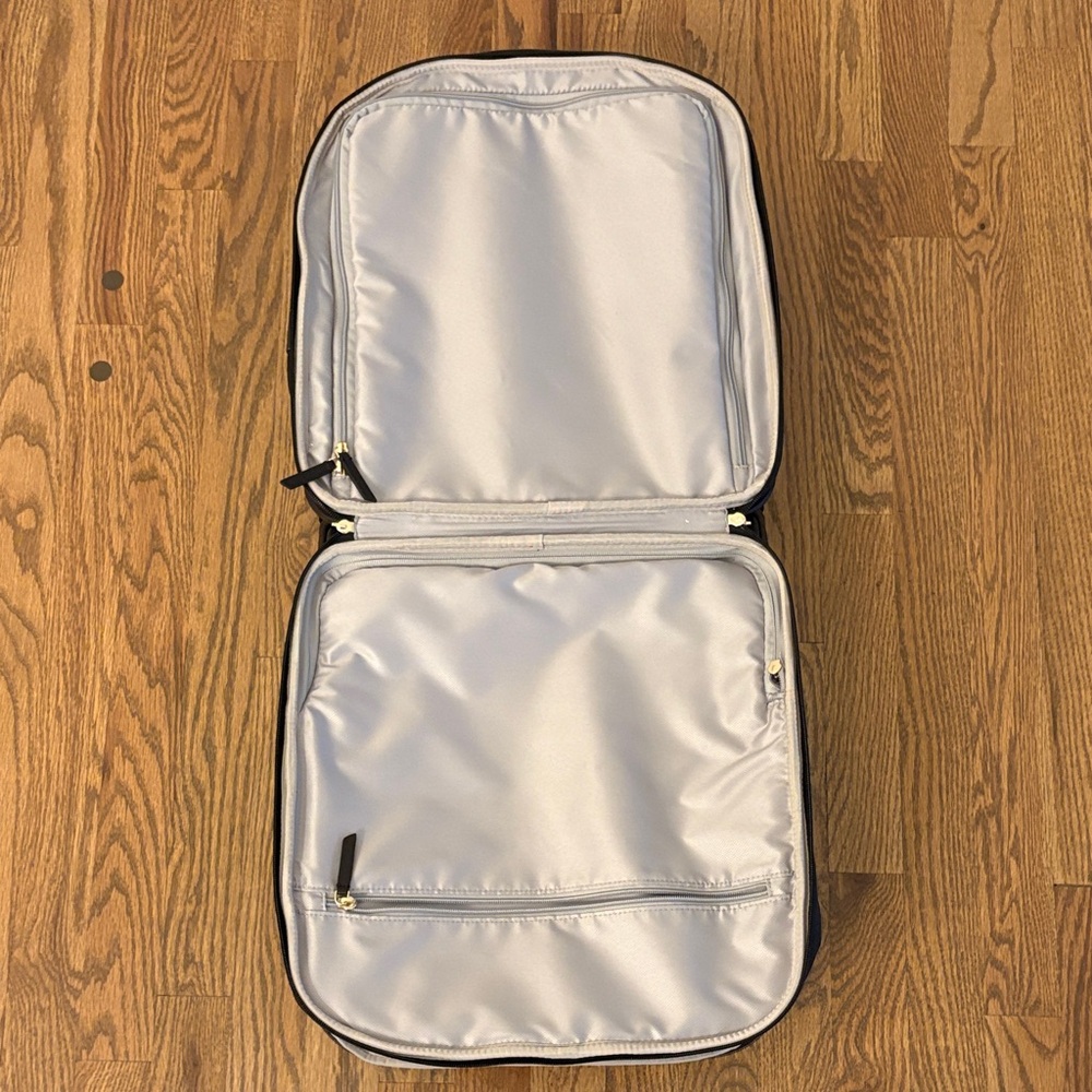 TUMI Black Wheeled Travel Bag - Picture 10 of 10
